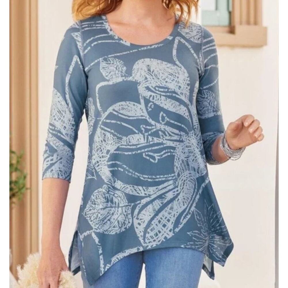Soft Surroundings Valerie Blue White Floral 3/4 Sleeve Shark Bite Hem Knit Top L